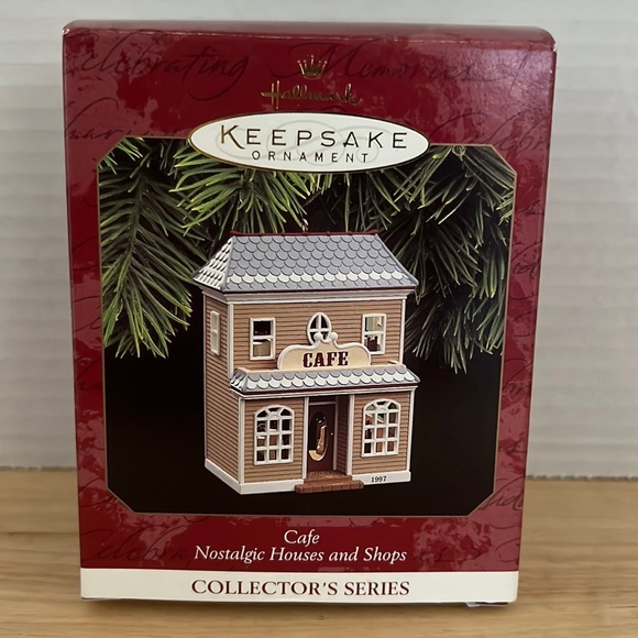 Hallmark Other - 1997 hallmark keepsake ornament, nostalgic houses in shops café, 14th in series